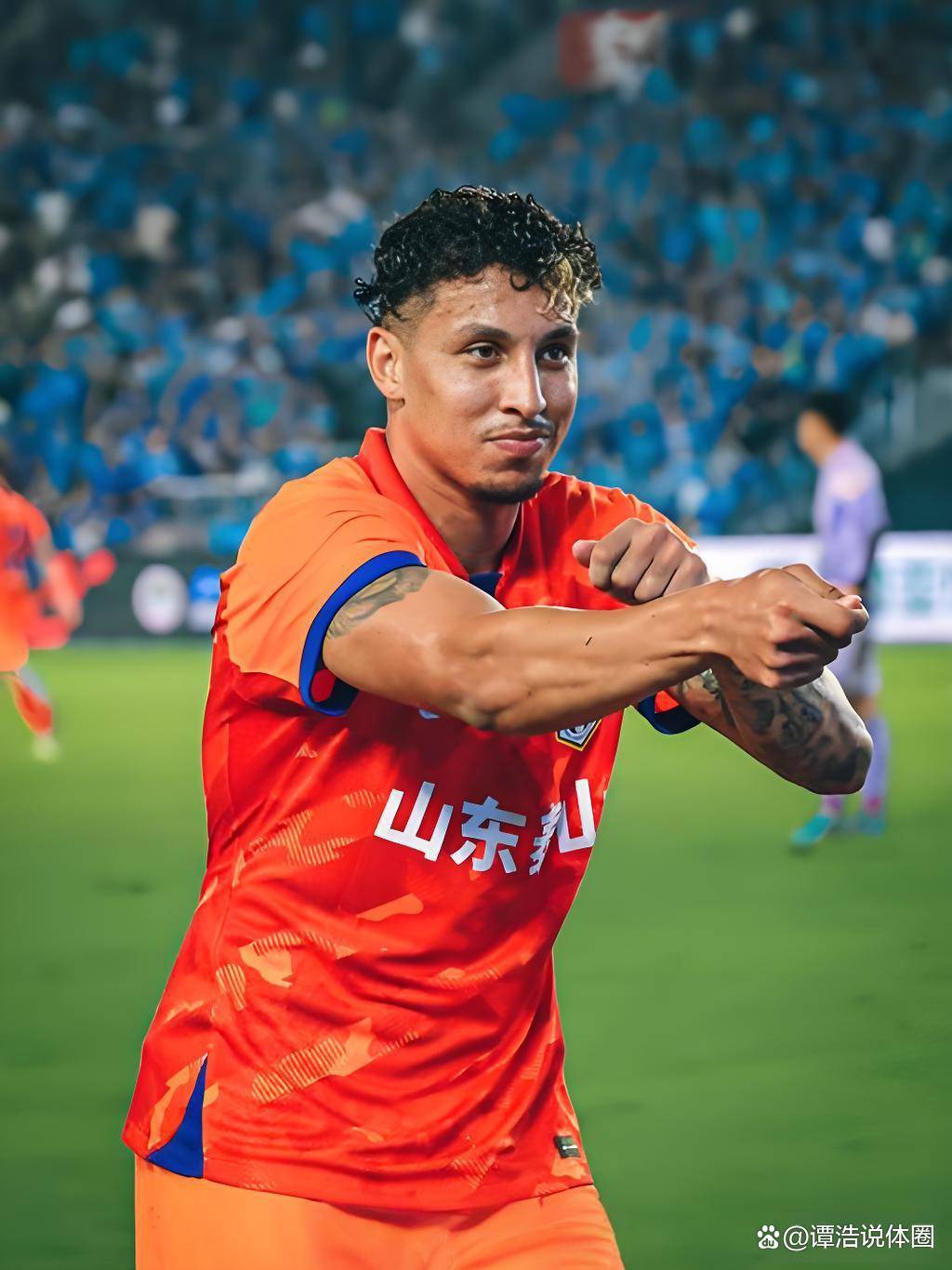 欧篮联关键时刻走向成谜，托特纳姆战术微调，更衣室稳定，医务组通报恢复的简单介绍