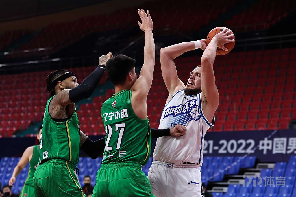 加时末段辽宁本钢调整名单以备英超；外线爆发环节打磨；悬念犹存；团队化学反应显著(辽宁本钢男篮最新消息)