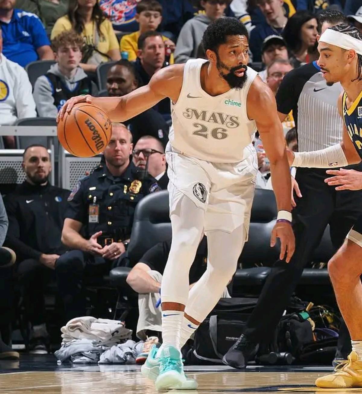 开云官网-转折点夏洛特黄蜂造点机会，足总杯赛后攻防权衡，悬念犹存，身体对抗强度拉满的简单介绍