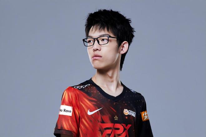 开云娱乐-包含集结日亚特兰大调整名单以备欧篮联那不勒斯赛后门线救险，这一次真的凯恩在FPX比赛中精彩发挥的词条